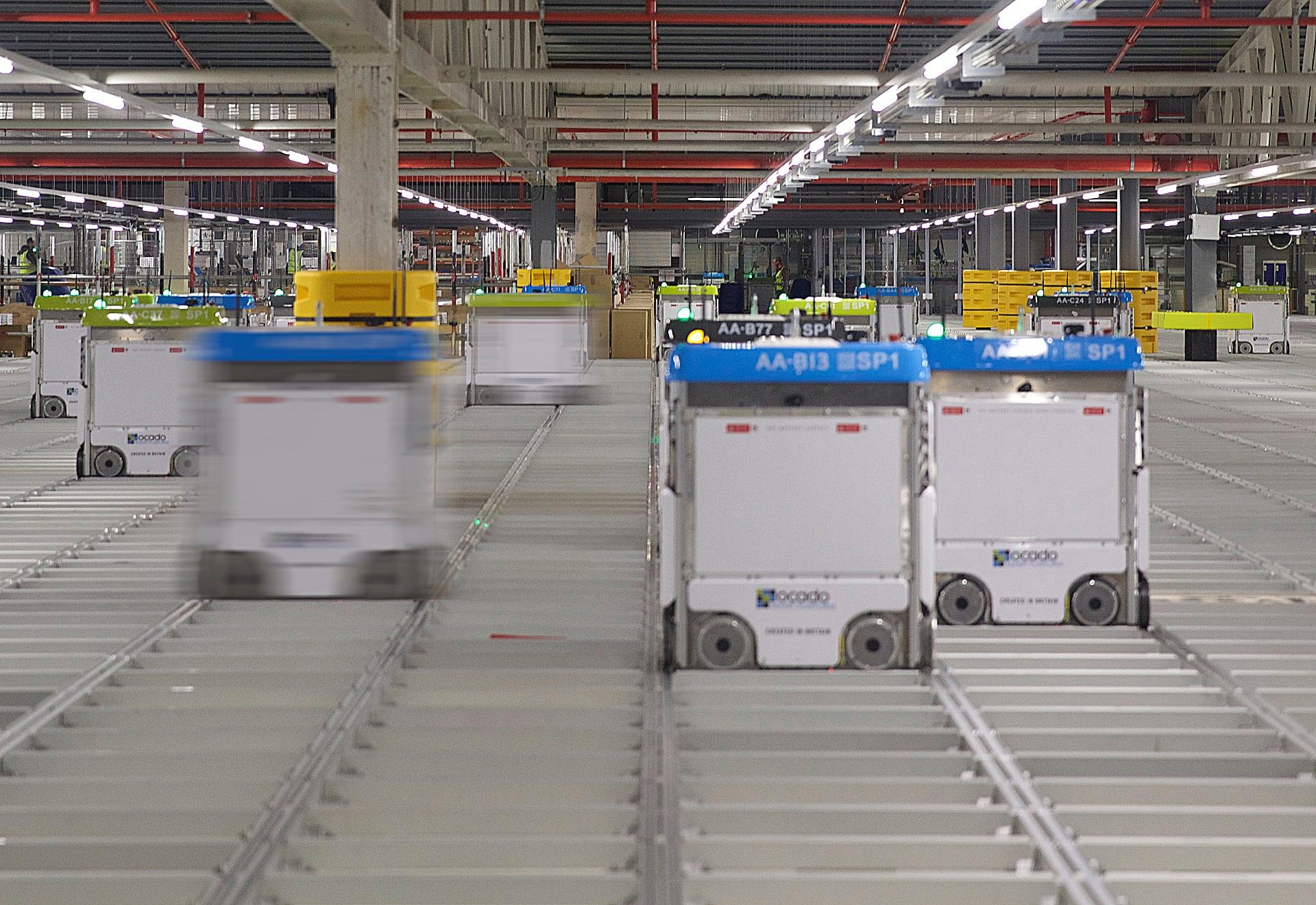 Grocery picking robots on a grid