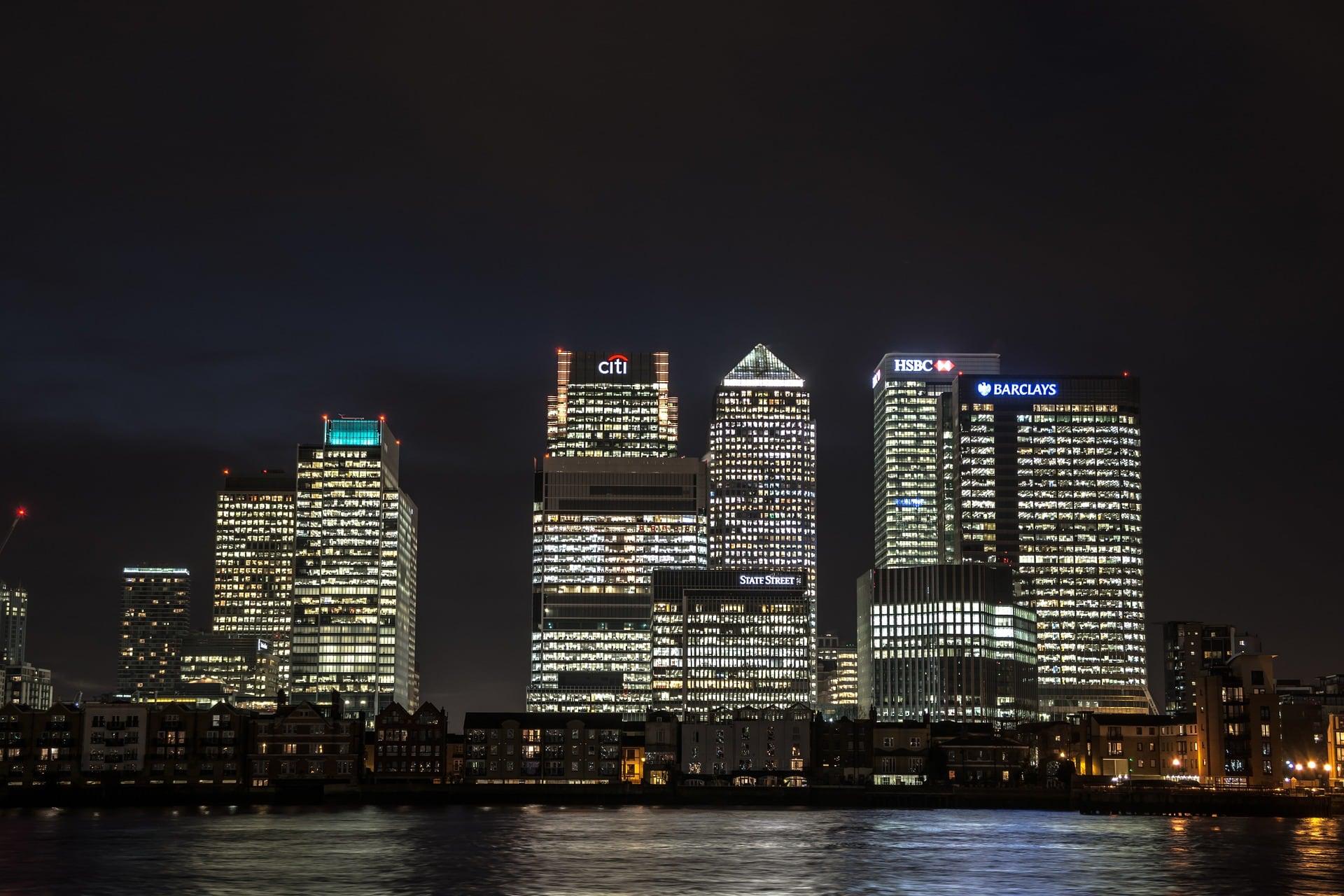 Carnary Wharf at night with the Citi Group building clearly visible