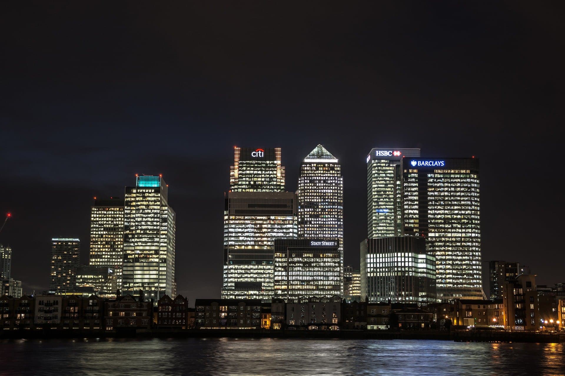 Carnary Wharf at night with the Citi Group building clearly visible